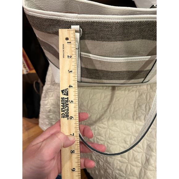 NWOT Dana Buchman Striped Faux Crocodile Trim Handbag Immaculate Great Gift - Picture 6 of 8